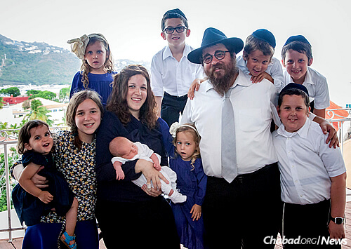 The Federman family: The rabbi and his wife, Henya, and their nine children
