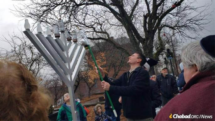 Shomer Shabbat stick-handlers master the ice as they make childhood  memories - Howard Blas